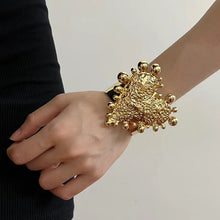 Load image into Gallery viewer, European and American niche design retro gold big love open wide metal bracelet light luxury high-end exquisite bracelet